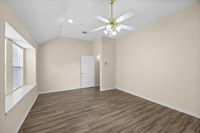 Building Photo - 623 S Marathon Way