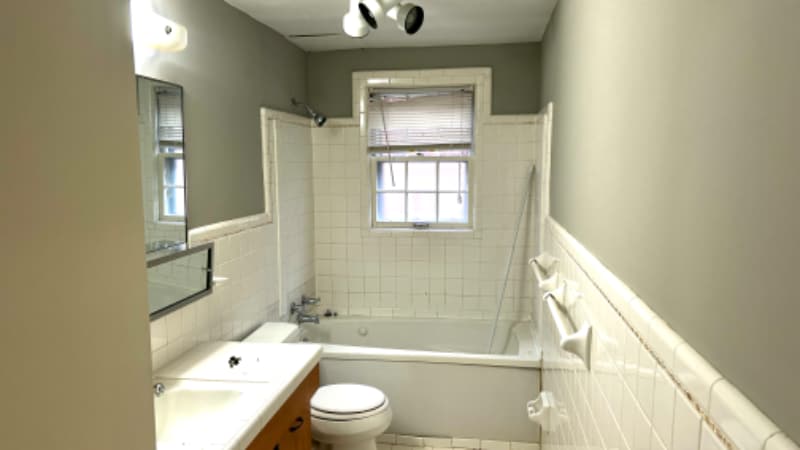 Building Photo - 2549 Glenmary Ave