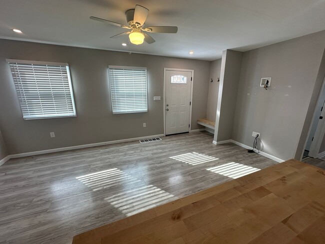 Building Photo - 181 Gibson St