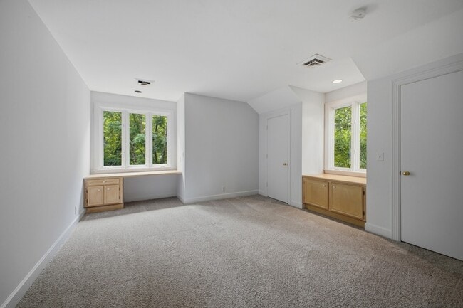 Building Photo - 5612 Stanford Ct
