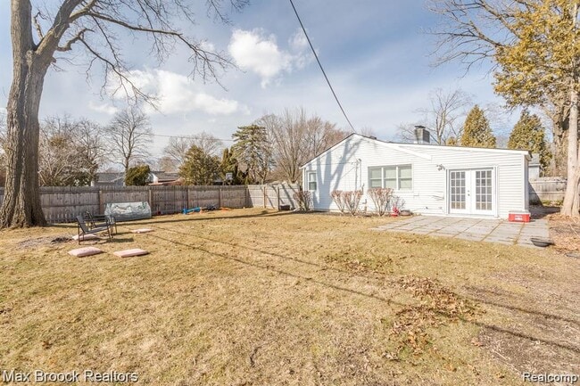 Building Photo - 1610 Yosemite Blvd