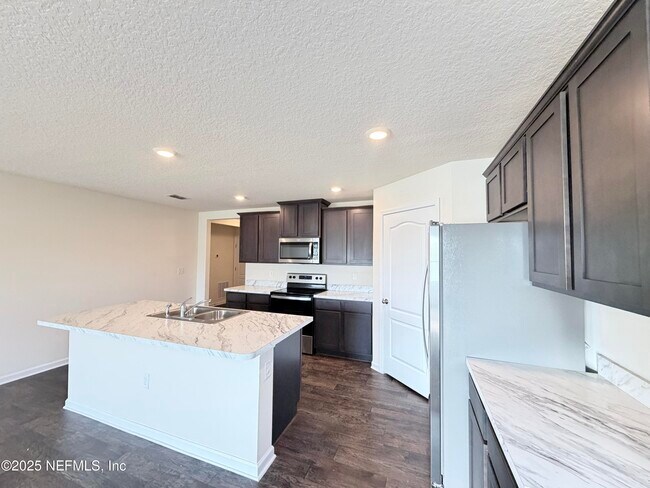 Building Photo - 3620 Sunfish Dr