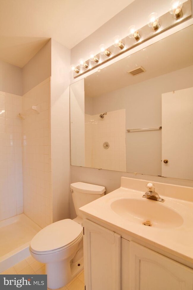 Building Photo - 10707 Gideon Ct