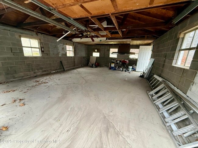 Building Photo - 112 Mowry Rd