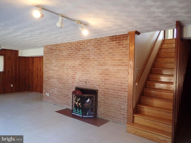 Building Photo - 7515 Granada Dr