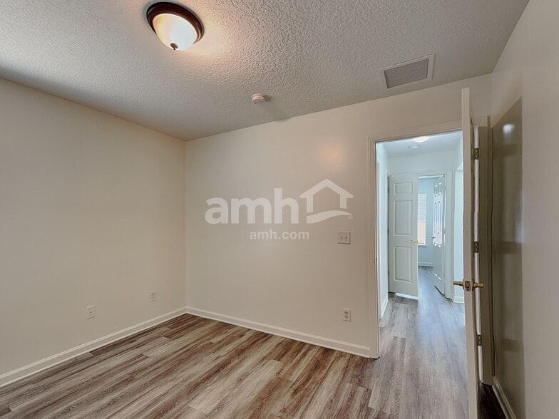 Building Photo - 3748 Juliet Leia Cir S