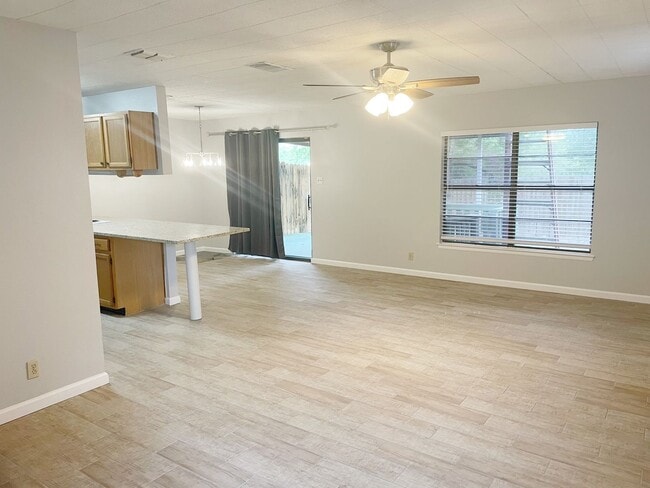 Building Photo - 11719 Country Springs St