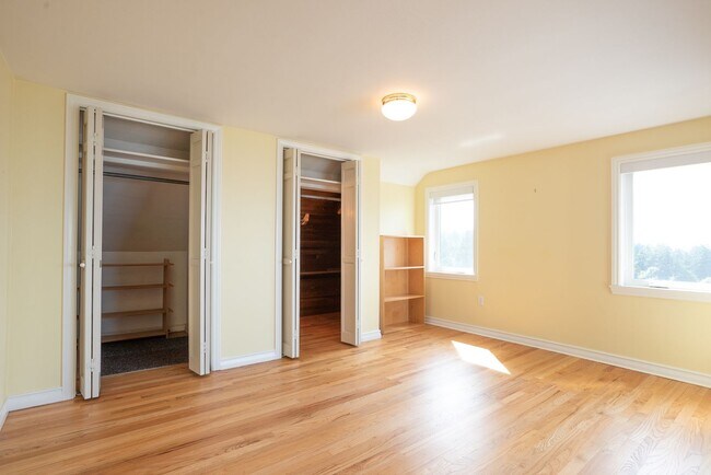 Building Photo - Stunning North Beach 4 bedroom, 3.5 bath with breathtaking view.