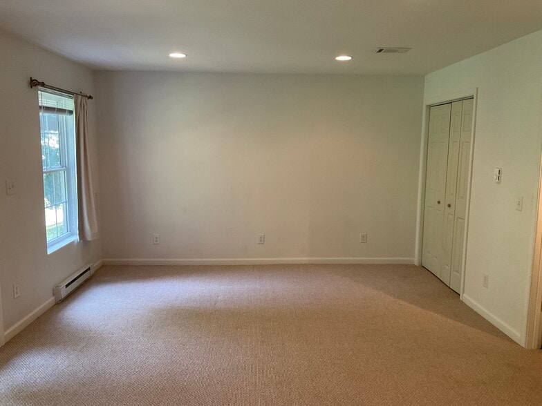 Building Photo - 1437 Glenside Grn