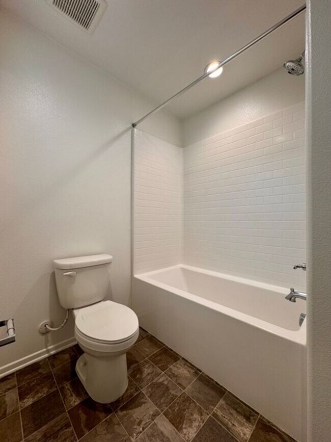 Building Photo - SOLAR INCLUDED! Stunning 3 Bedroom Home in...