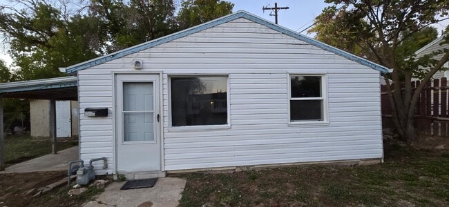 Building Photo - 612 Darling St