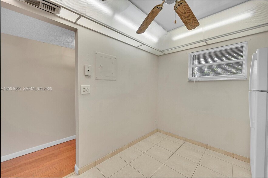 Building Photo - 1100 NW 87th Ave