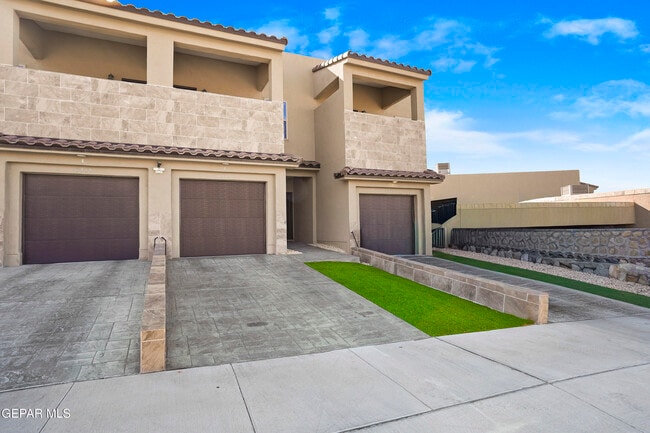 Building Photo - 6315 Escondido Dr