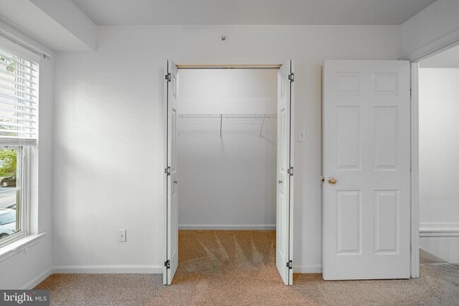 Building Photo - 596 Coach Hill Ct