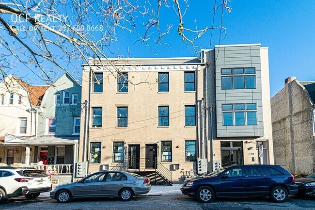 Building Photo - 715 S 51st St