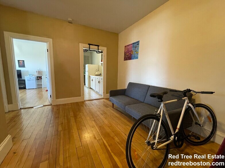 Building Photo - 1284 Commonwealth Ave