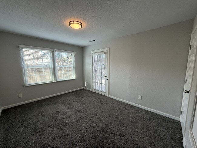 Building Photo - 221 Walden St