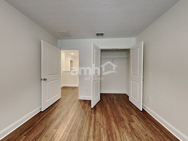 Building Photo - 118 Olivewood Pl