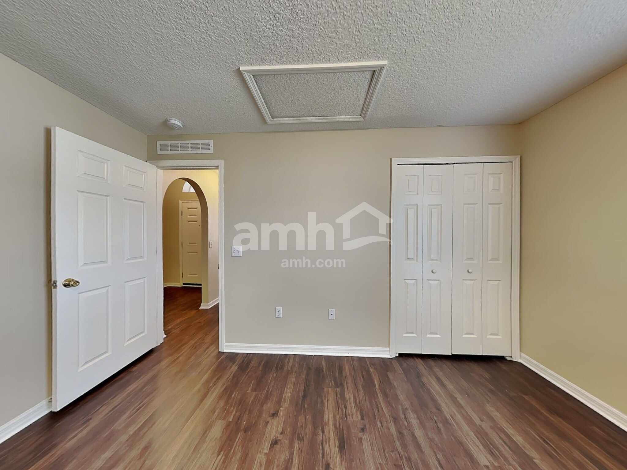 Building Photo - 11971 Cherry Creek Rd