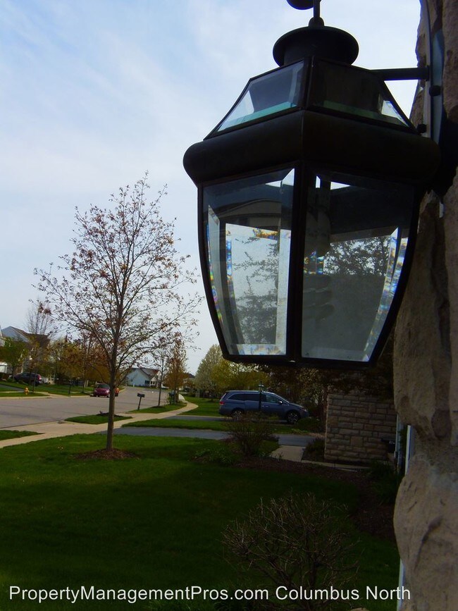 Building Photo - 3 br, 2.5 bath House - 7518 Scioto Parkway