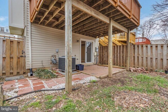 Building Photo - 45550 Whitcomb Square