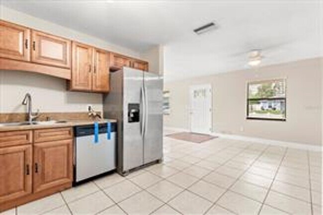 Building Photo - FOR RENT!!! CHARMING AND COZY 3 BEDROOM 2 ...