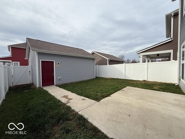 Building Photo - 326 N Warman Ave