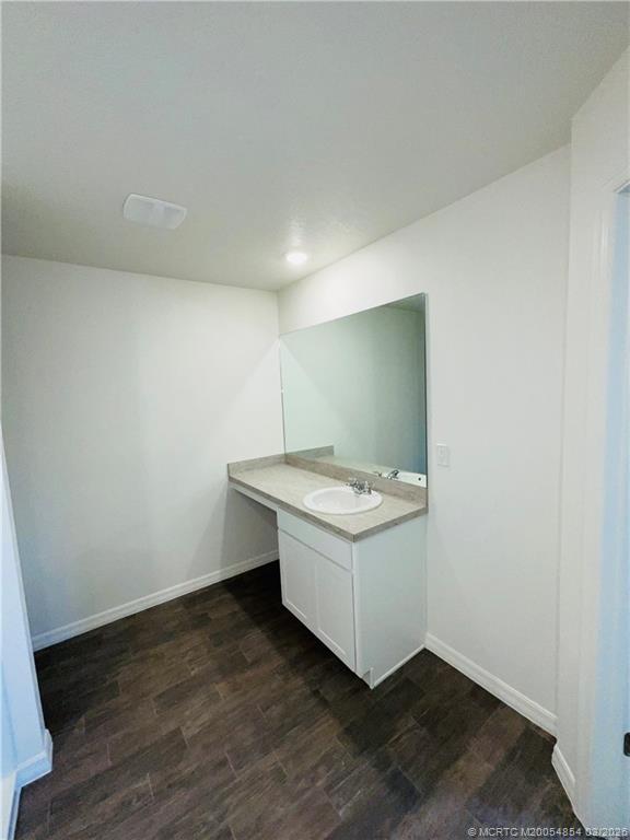 Building Photo - 1701 SE Manth Ln