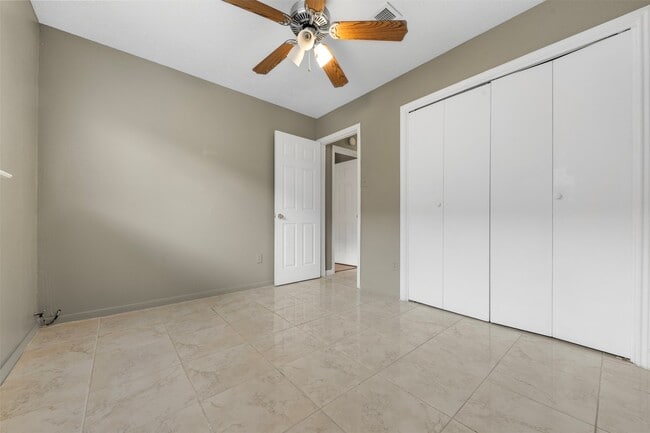 Building Photo - 10954 Pigeonwood Dr