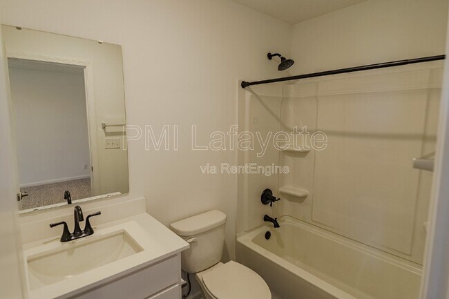 Building Photo - 641 W Bulrush Ct