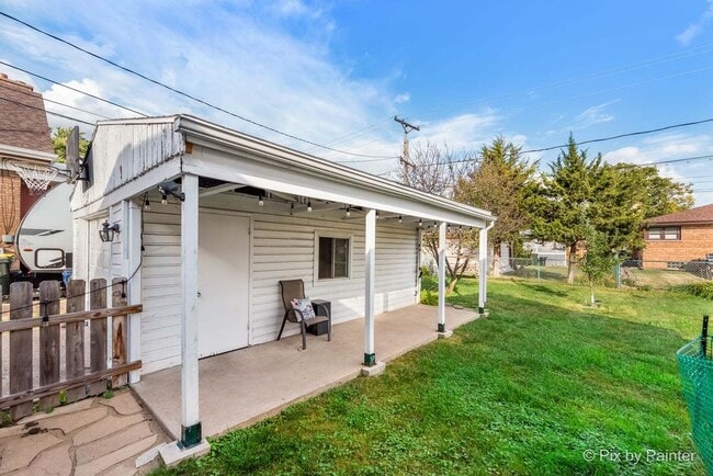 Building Photo - 2225 N 76th Ct