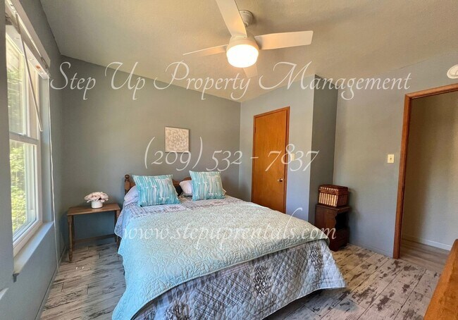 Building Photo - Inviting 3-Bedroom Home in Desirable Twain...