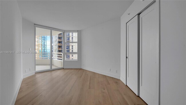 Building Photo - 555 NE 34th St