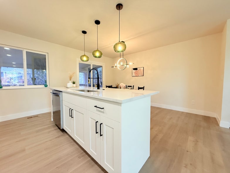 Building Photo - 4770 Newton Dr