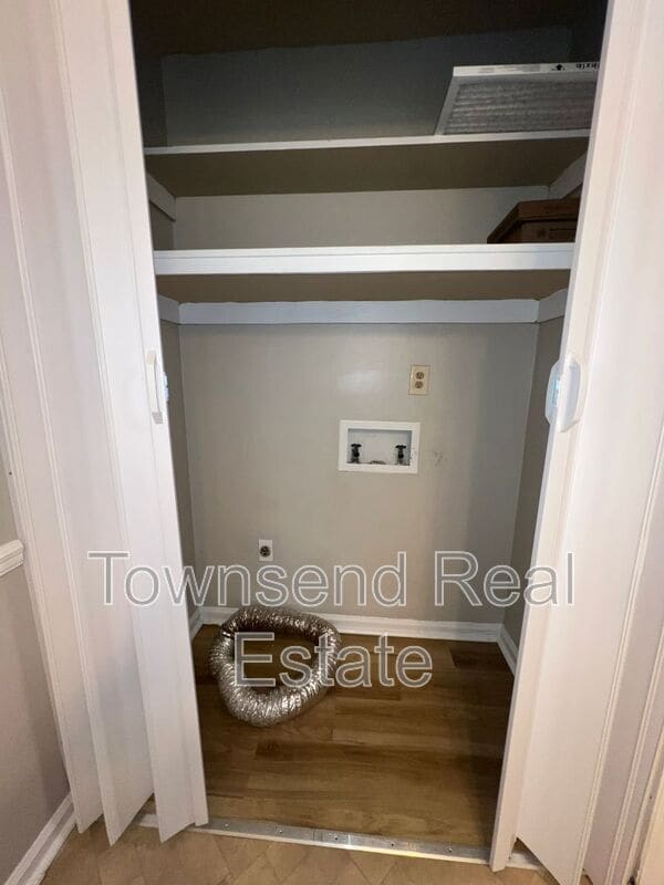 Building Photo - 5606 Bimini Pl