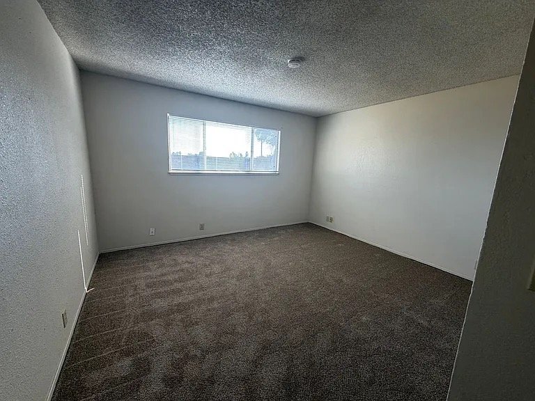 Building Photo - 600 Wigeon Way