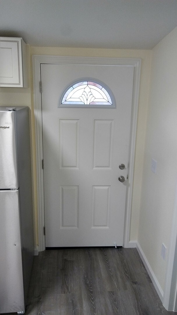 Building Photo - Brand new in law/studio unit with private ...