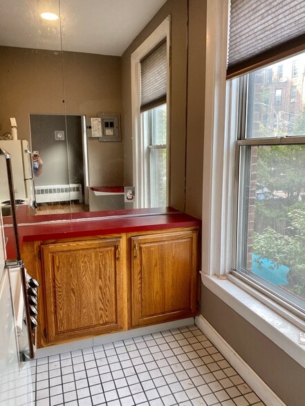 Building Photo - 354 Marlborough St