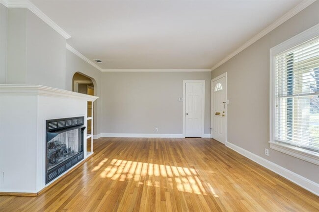 Building Photo - 1300 Crestwood Rd