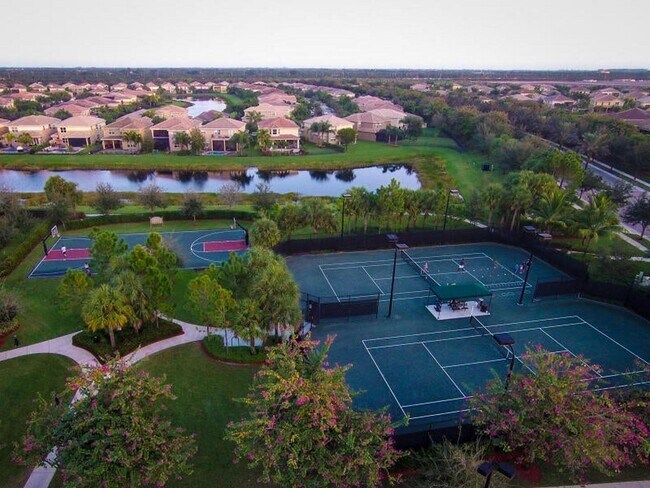 Building Photo - 8273 Emerald Winds Cir