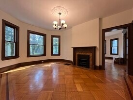 Building Photo - 88 Putnam Ave