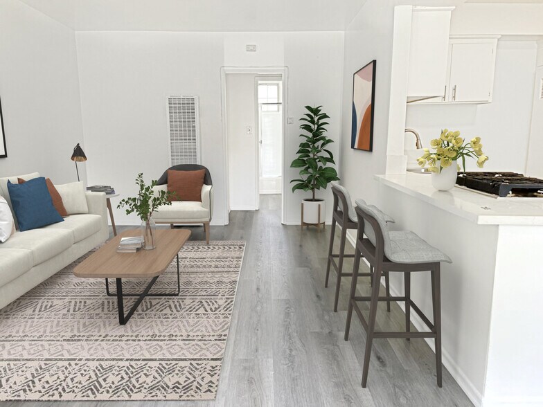 Building Photo - 2901 Kenwood Ave