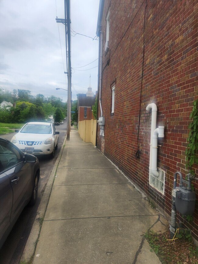 Building Photo - 732 Idlewood Ave