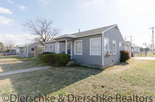 Building Photo - Cute, affordable 2 bedroom 1 bath house!