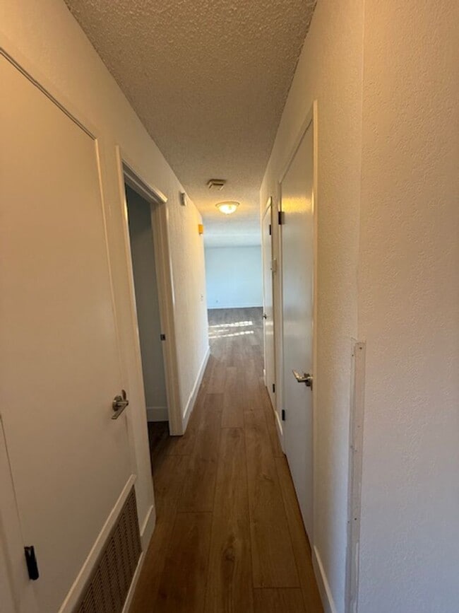 Building Photo - For Rent – Charming 2-Bedroom Home in Rinc...