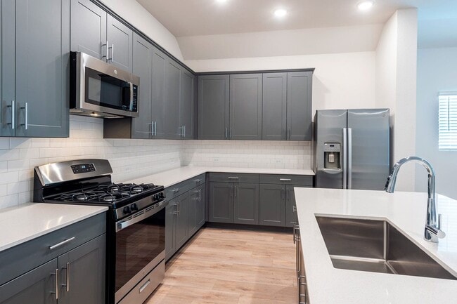 Building Photo - 16039 Emerald Thistle Ln