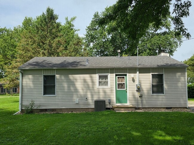 Building Photo - Charming, extremely clean 2 BR house in Shirley