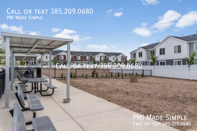 Building Photo - 1040 W Broadleaf Dr