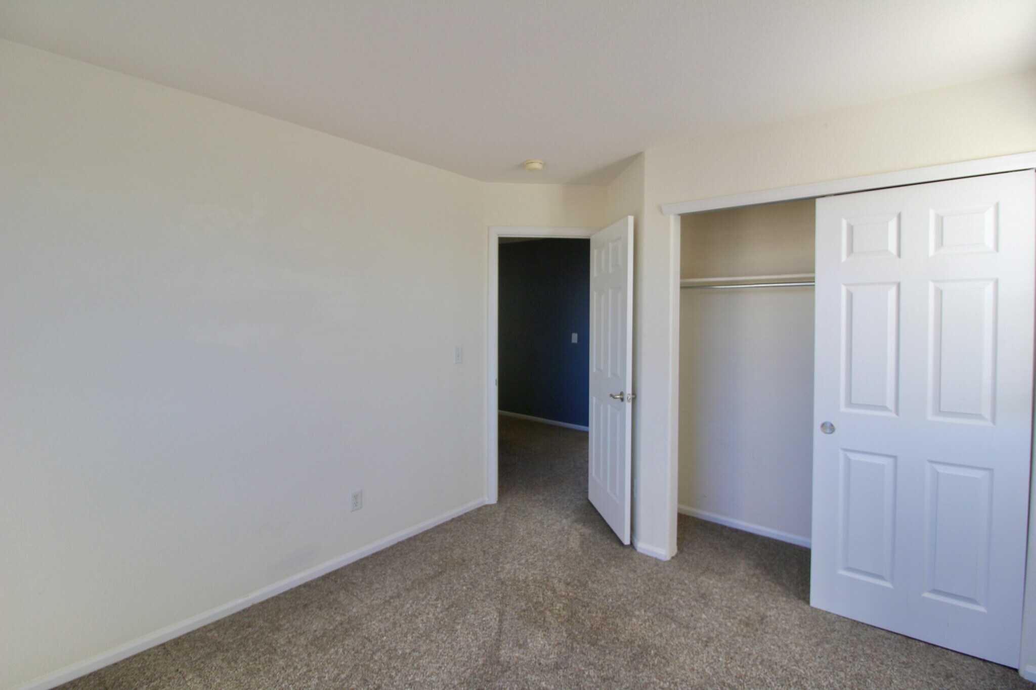 Building Photo - 2540 E 136th Pl