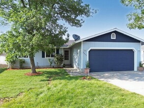 Building Photo - MOVE IN SPECIAL IF YOU SIGN LEASE BY 4/15/2026!!!!!!! Newly Updated 3/2 Home in SW Redmond